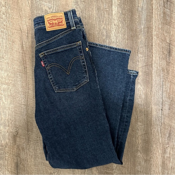 🔥Women’s Levi Jeans Ribcage Straight 29 - Picture 1 of 4